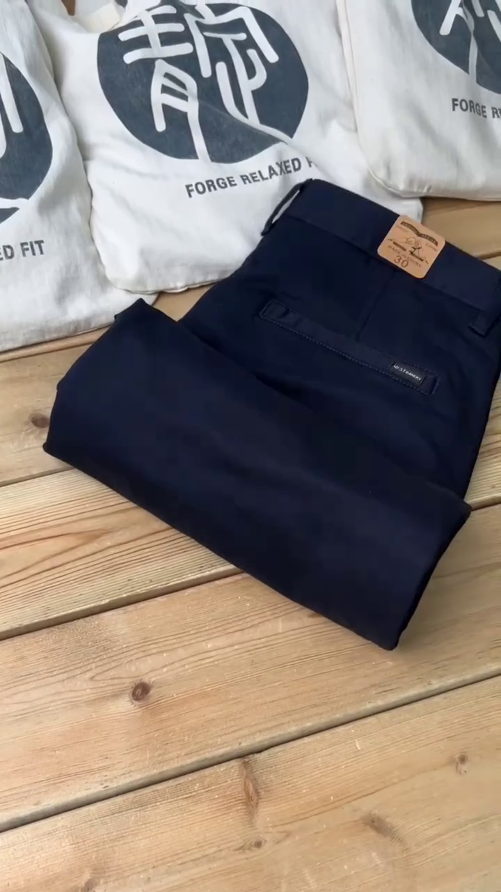 Men?s Navy Blue Slim-Fit Stretch Chino Pants