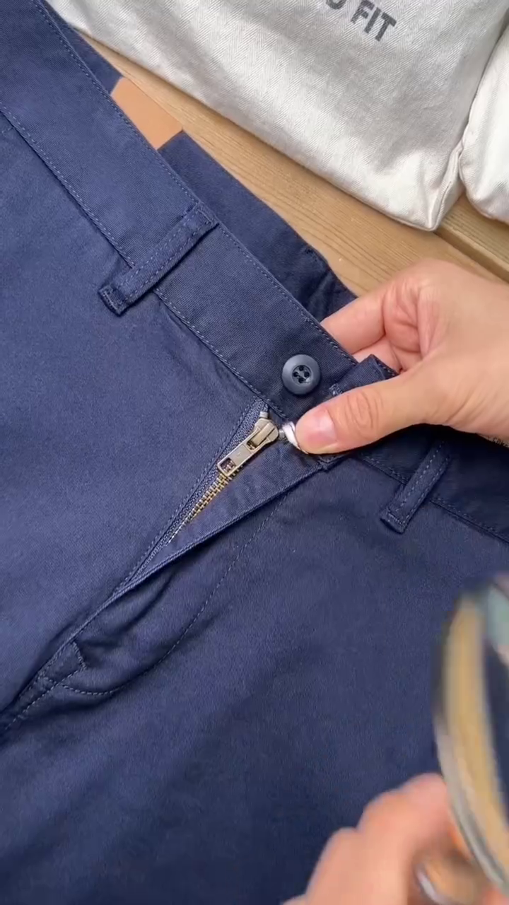 Men?s Navy Blue Slim-Fit Stretch Chino Pants