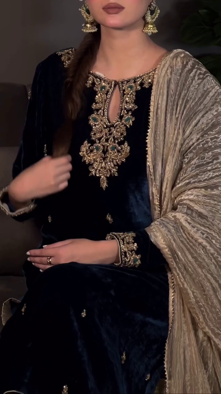 Floral Yoke Design Straight Sequinned Velvet Kurta with Skirt & Dupatta - Image 5