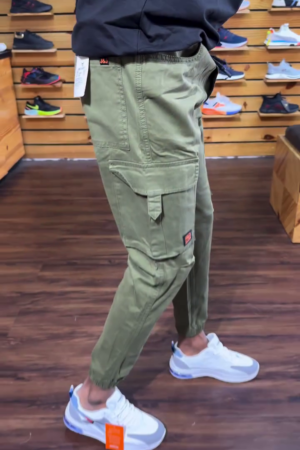 Men Smart Slim Fit Travel Features Cargo Trousers